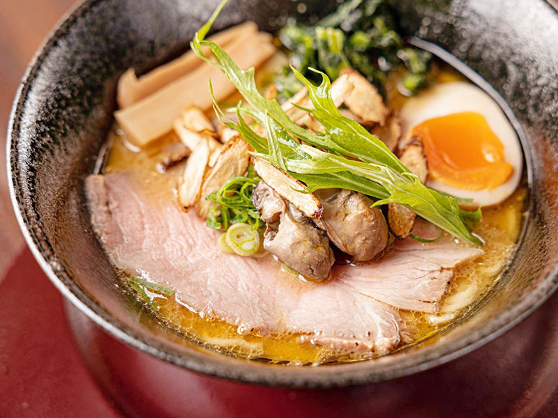 牡蠣白湯ラーメン